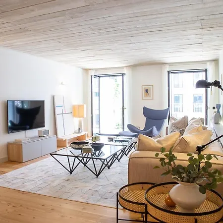 Appartamento Deluxe 2bdr In Center By Lovelystay *