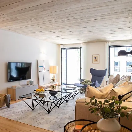 Deluxe 2bdr In Center By Lovelystay Appartamento