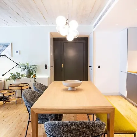Appartamento Deluxe 2bdr In Center By Lovelystay Lisbona